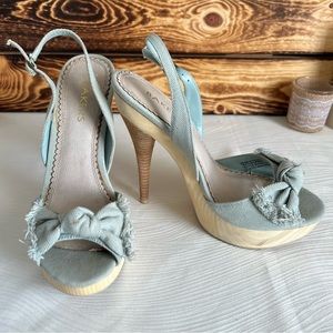 Bakers Light Blue/Mint Fabric Heels Size 7.5